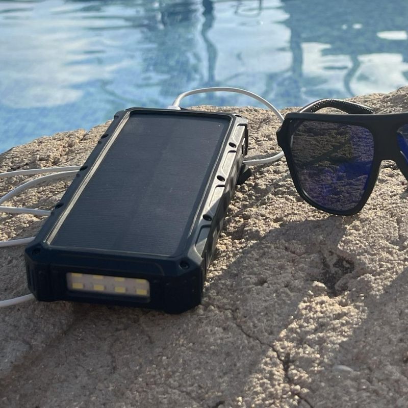 Powerbank med solcelle 36.000