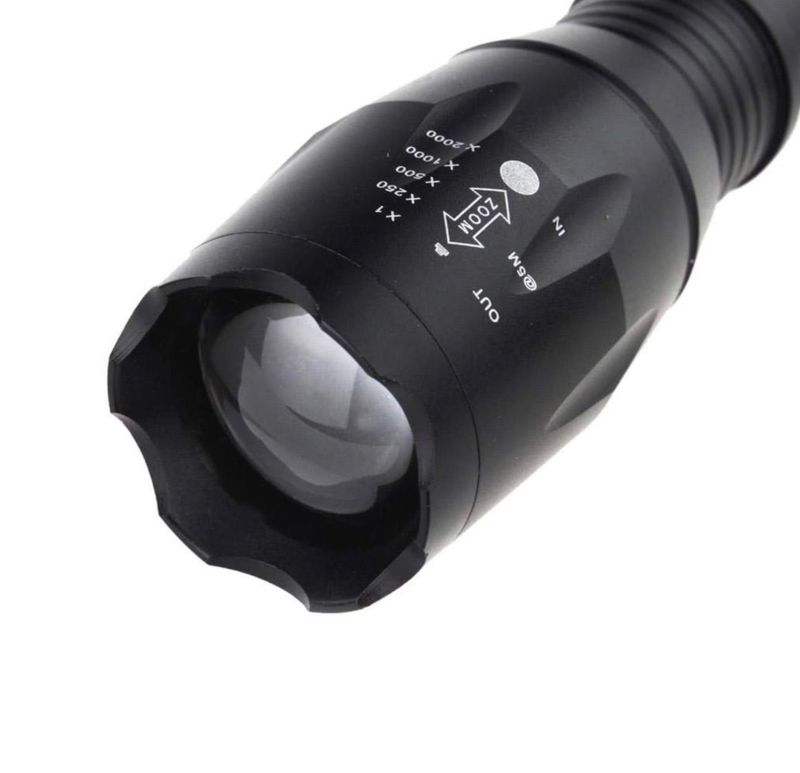 Lommelykt - Oppladbar med zoom